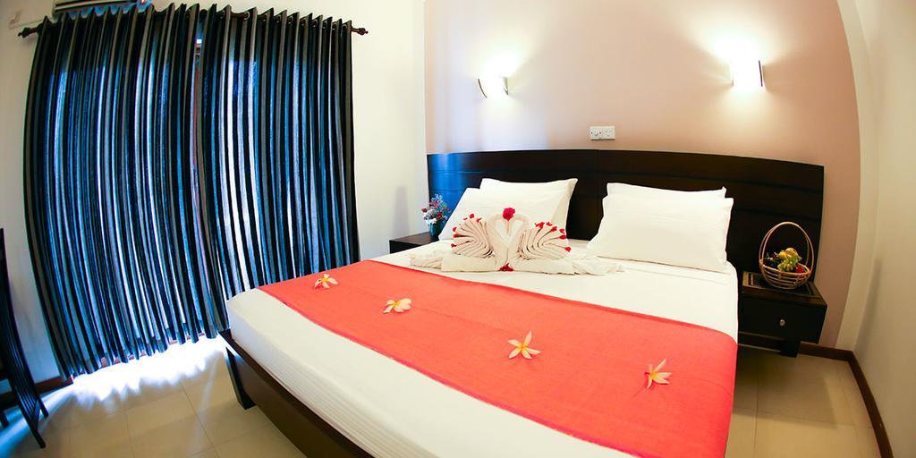 Hotel Shanelo Негомбо Экстерьер фото